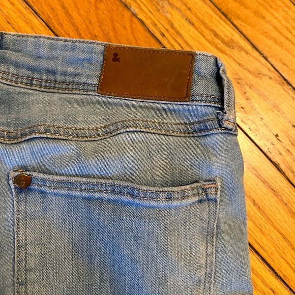 H&M Super Skinny Low Waist Light Wash Jeans (Size: 26/32) - Picture 10 of 10